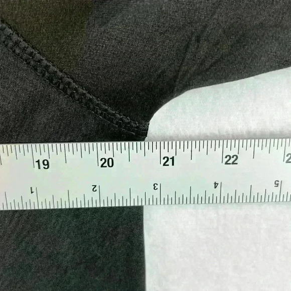 Under Armour Hoodie Top Women’s Medium Black Drawstring Bottom - Picture 7 of 7